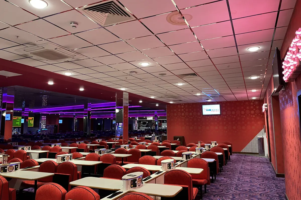 Bingo Plus 90-Ball mobile PWA hall — the smallest mobile bingo install at 5.8MB